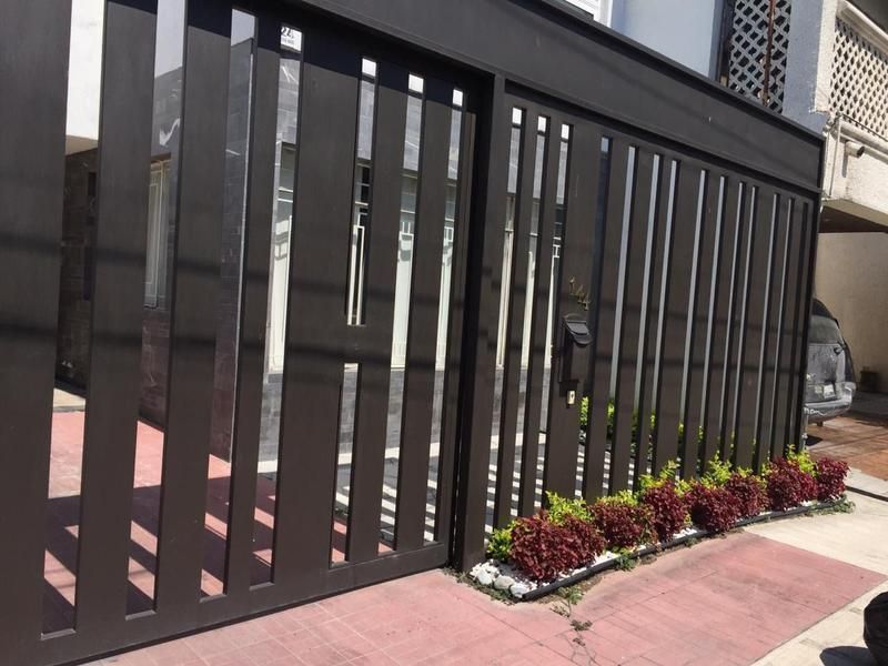 Casa en Venta en Vista Hermosa en Monterrey Nuevo Leon