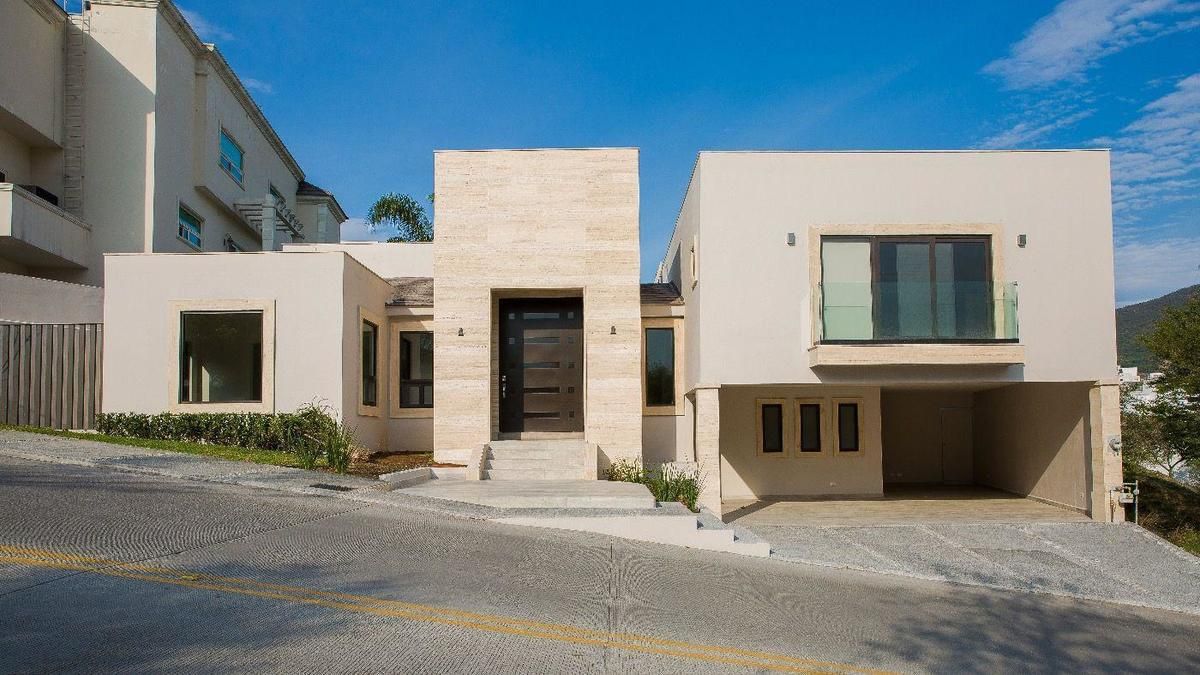 CASA EN VENTA EN SAN AGUSTIN EN SAN PEDRO GARZA GARCIA