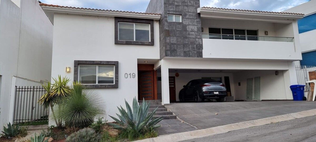 En Venta Preciosa Casa Club de Golf la Loma